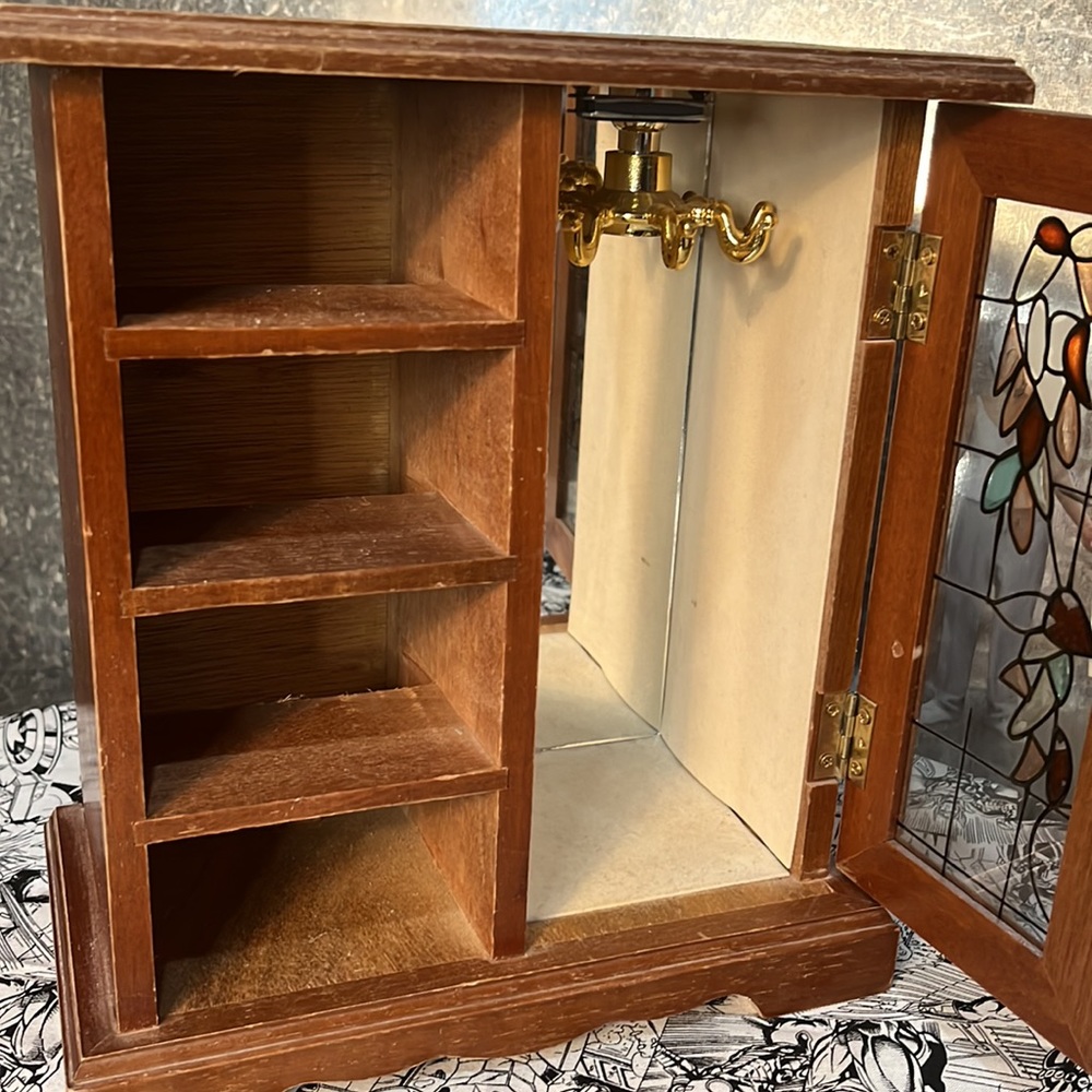 Tiny wooden cabinet for a dollhouse or for jewelry storage - Picture 10 of 10